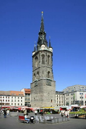 Halle (Saale) Händelstadt Marktplatz mit Händeldenkmal, Roten Turm